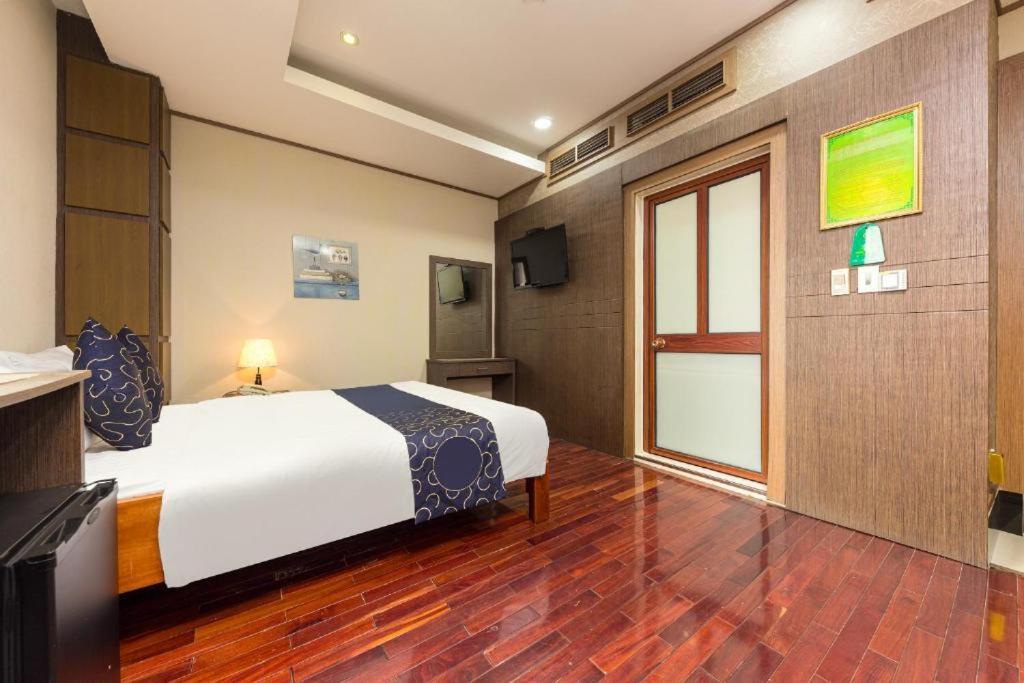 Dream - So 2 Ngo 69 Tran Duy Hung- By Bay Luxury Apartment